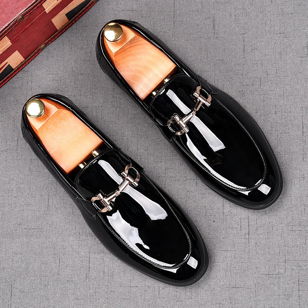 Fashion Luxury Designer Men Charm Metal Button Casual Shoes Male Slip On Loafers Flats Homecoming Wedding Dress Prom Zapatillas Hombre