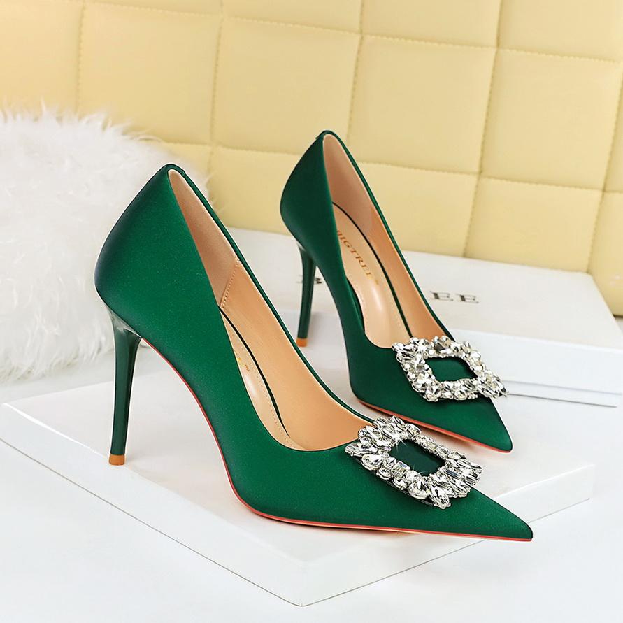 Европейская и американская модная банкетная женская обувь на высоком каблуке, тонкий каблук, супер высокий каблук, с неглубоким ртом и заостренной головкой, женские одиночные туфли с ромбовидными пуговицами