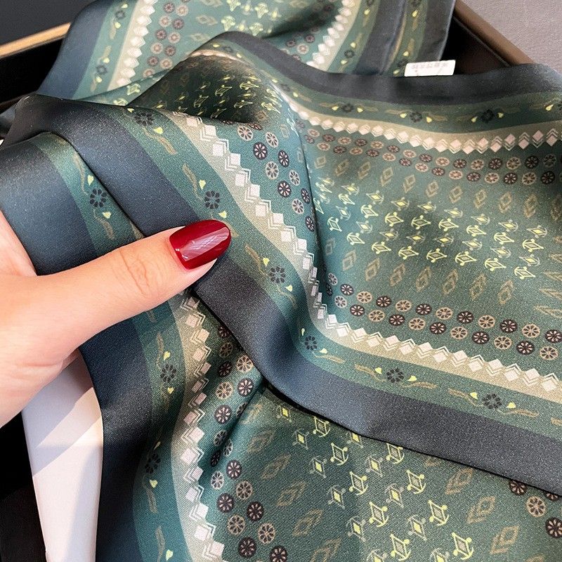 Green Retro Scarf, High-end Decoration, Small Strip Scarf, Women's Fashionable Professional Scarf, Neck Scarf, Headband Scarf