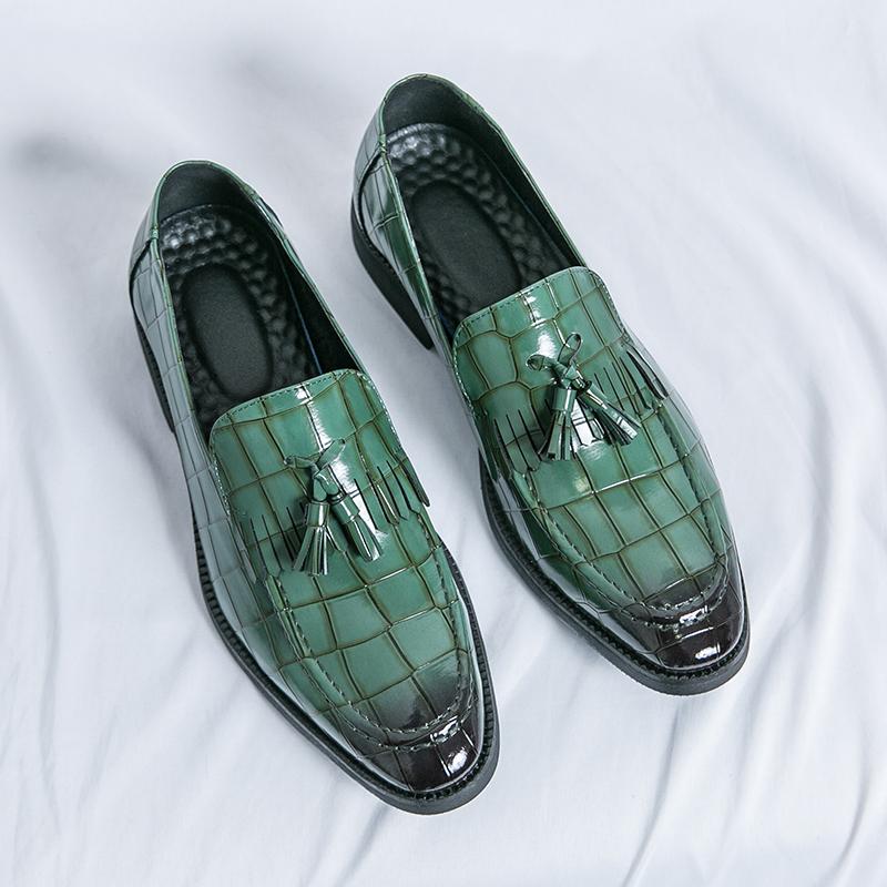 Fashion Classic Men's Casual Loafers Driving Shoes Moccasin Fashion Male Comfortable Slip-On Leather Shoes Men Green Tassel Dress Shoes