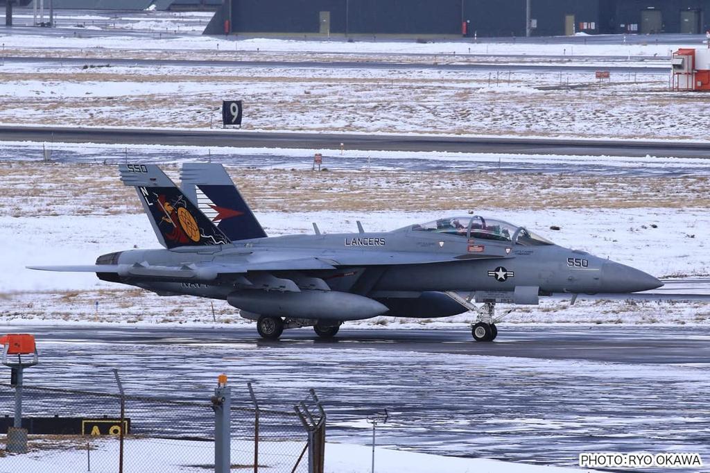 Самолет РЭБ ВВС США Growler Авиабаза Мисава Лансеры 2022 Пластиковая модель Platz/Italeri 1/48 EA-18G VAQ-131 TPA-27