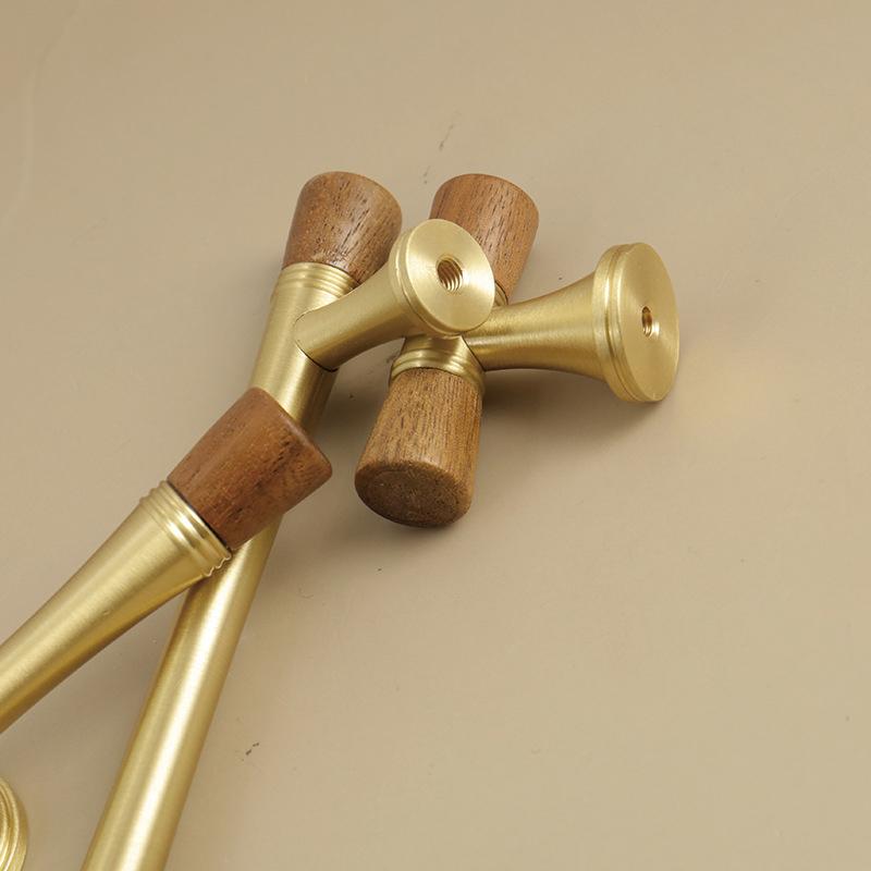 Vintage Look Nordic Cabinet Door Handle in Walnut and Brass for Clothing Storage
