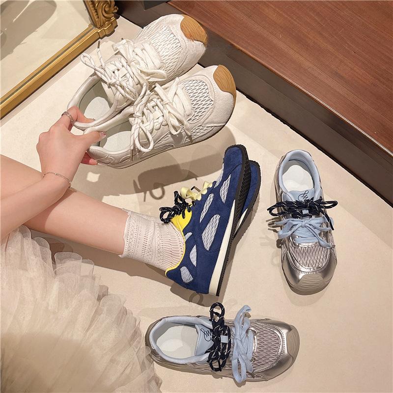 Повседневная спортивная обувь на доске женская 2025 новая летняя на маленькой толстой подошве дышащая обувь Форреста Гампа ретро сетчатые немецкие тренировочные туфли