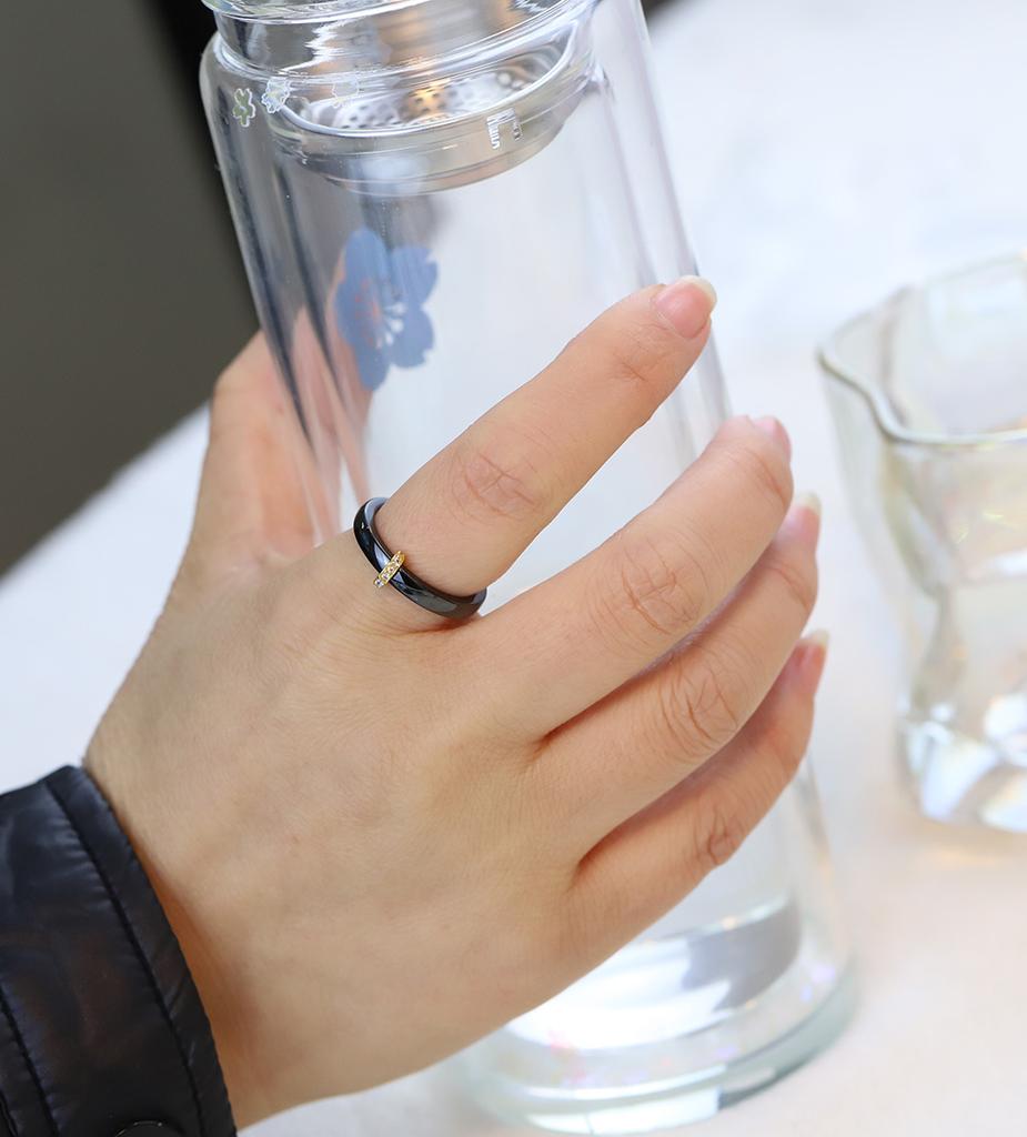 Новое гладкое керамическое кольцо с кубическим цирконием, черный и белый цвет, женские ювелирные изделия, обручальное кольцо, подарки для женщин