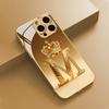 Роскошный Золотой Корона Буква М Узор Металлическая Краска Стеклянный Чехол Для Телефона Для iPhone 17 Pro Max 11 12 13 14 15 16 Plus 17 Air 16E Чехол