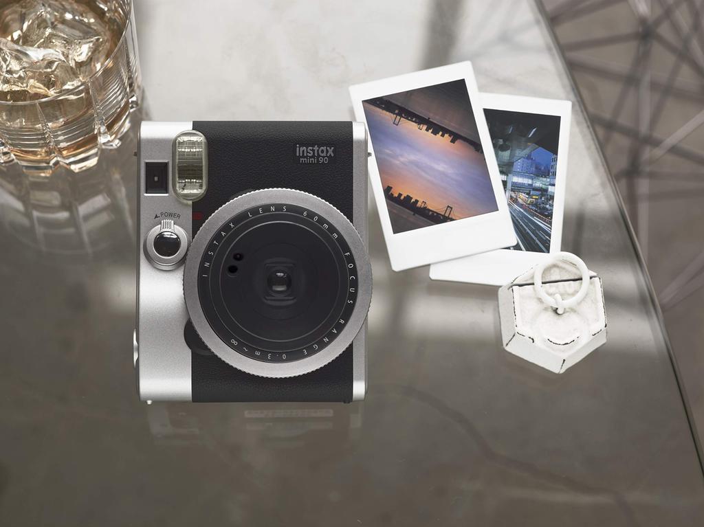 Fujifilm Фотоаппарат мгновенной печати Instax Mini 90 Neo Classic Black INS MINI 90 NC