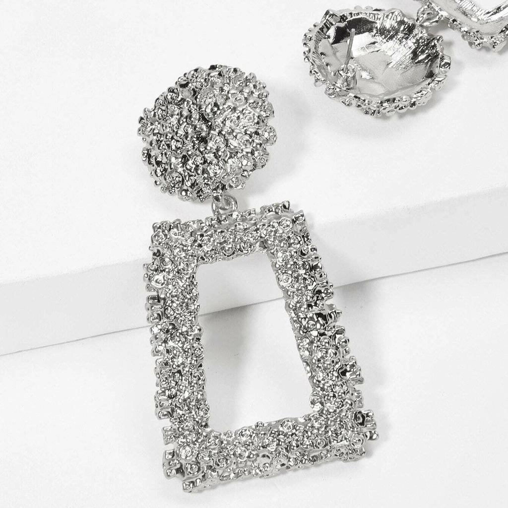 Модные знаменитые трапециевидные геометрические металлические серьги-гвоздики для тяжелой промышленности, серьги с тиснением в виде цветка для женщин