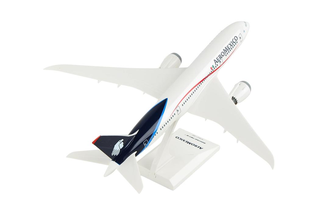 SKY MARKS Aeromexico Готовая модель 1/200 787-8