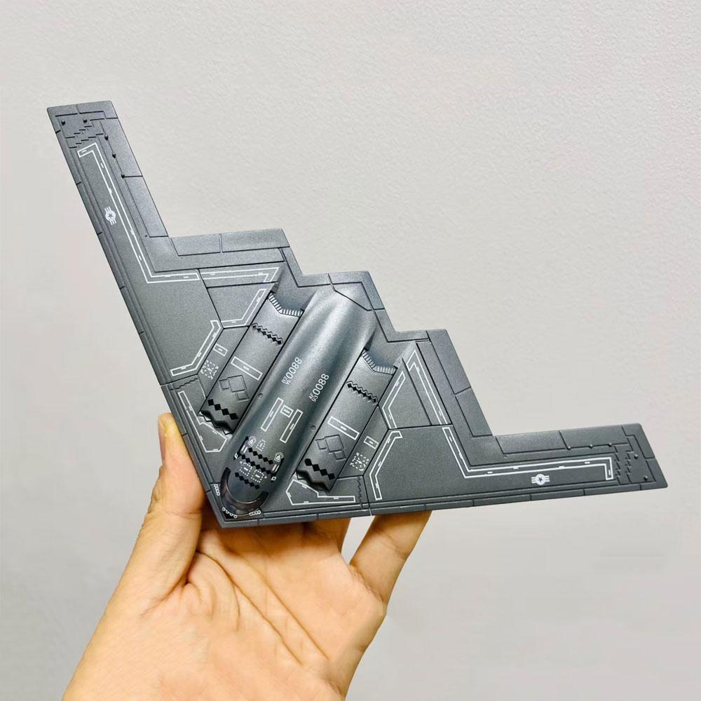 The B2 Ghost Stealth Bomber Fighter Model ABS 1:200 Creative Military Series Plane Building Blocks Toys for Kids Christmas Gift
