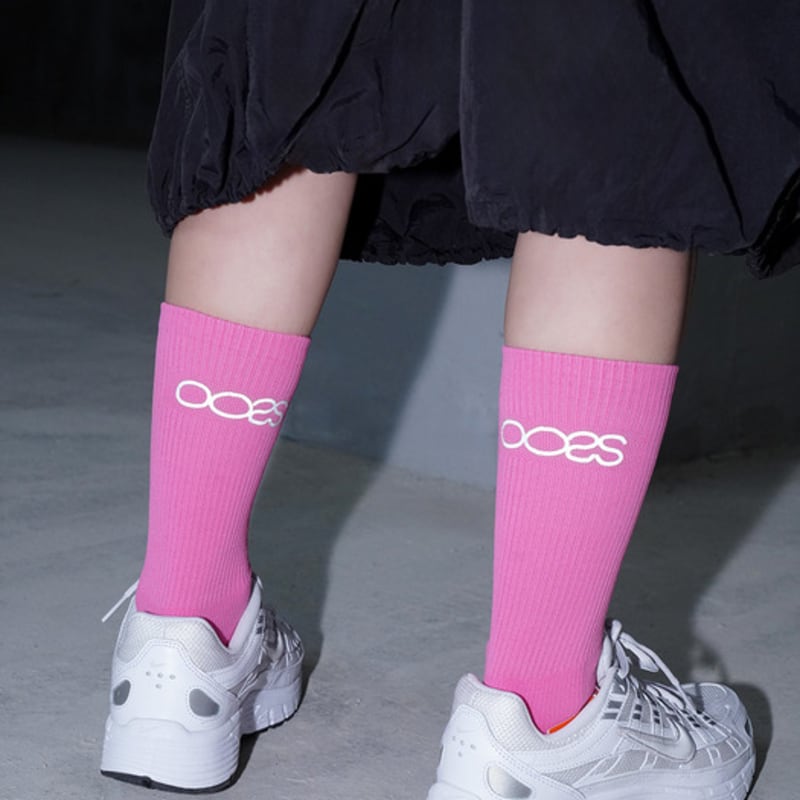 STUDIO SOCKSTOP OOSS Women's Reflective Running Crew Socks in Pink