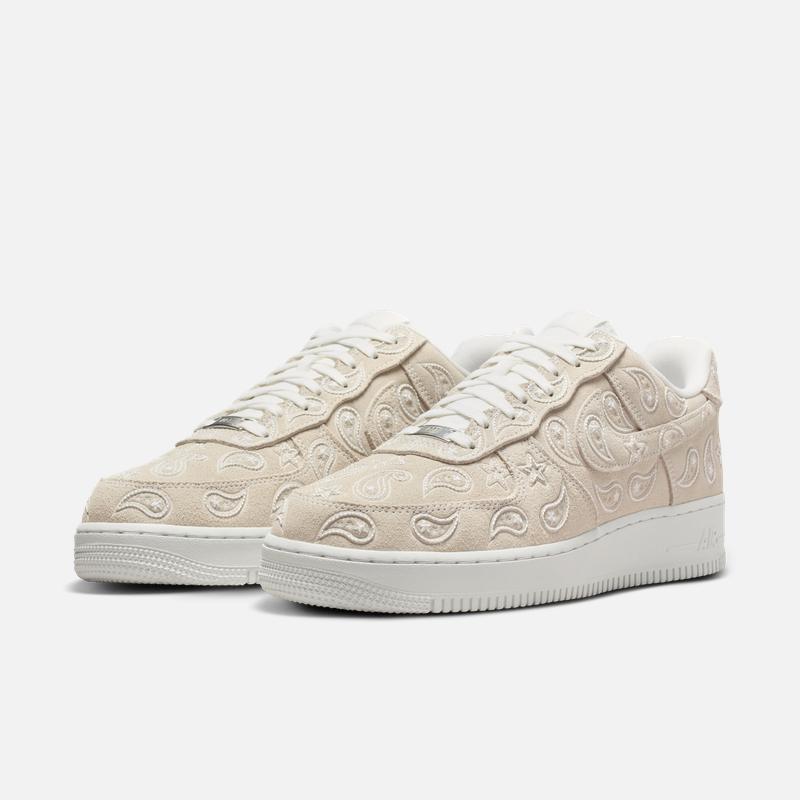 Nike Мужские спортивные кроссовки Air Force One с узором "Цветок кешью" - Весенняя коллекция NIKE AIR FORCE 1 IU2363