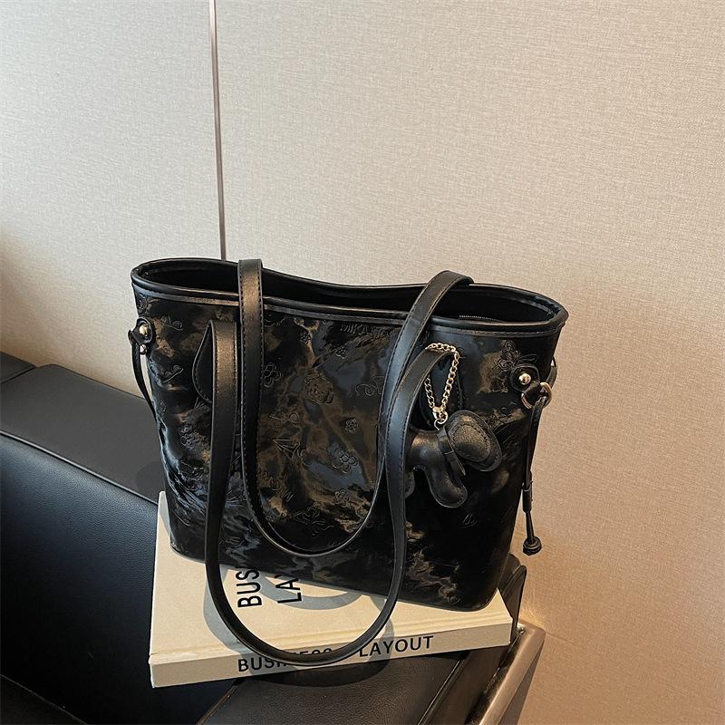 Сумка большой вместимости женская 2025 новая высококлассная студенческая сумка через плечо для занятий женская портативная дорожная сумка-тоут