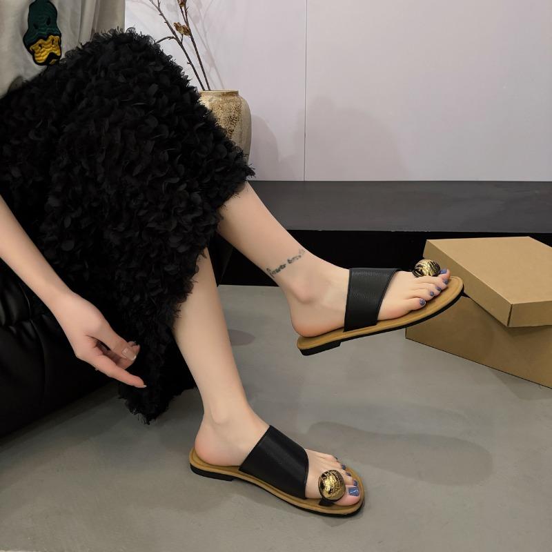 Fashion 2025 Flats Women Clip Toe Slippers Summer Casual Shoes Fashion Woman Sandals New Trend Brand Walking Cozy Beach Sandals