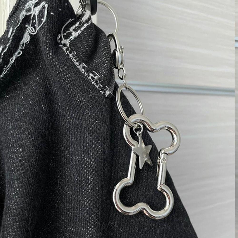 Goth Retro Star Bag Pendant Punk Cool Bone Shape Keyring Fashion Bone Keychain Backpack