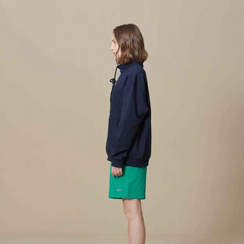 Высокий воротник, молния до середины, темно-синий