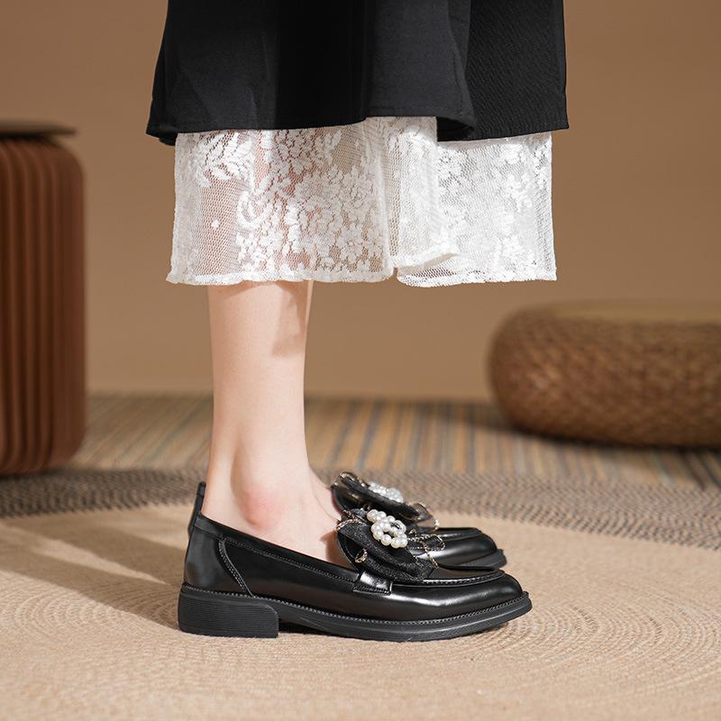 Модные брендовые туфли-оксфорды с кружевом и бантом большого размера 41/42, женские кожаные туфли на плоской подошве с острым носком, кроссовки с жемчугом, женские туфли на толстом каблуке, мокасины