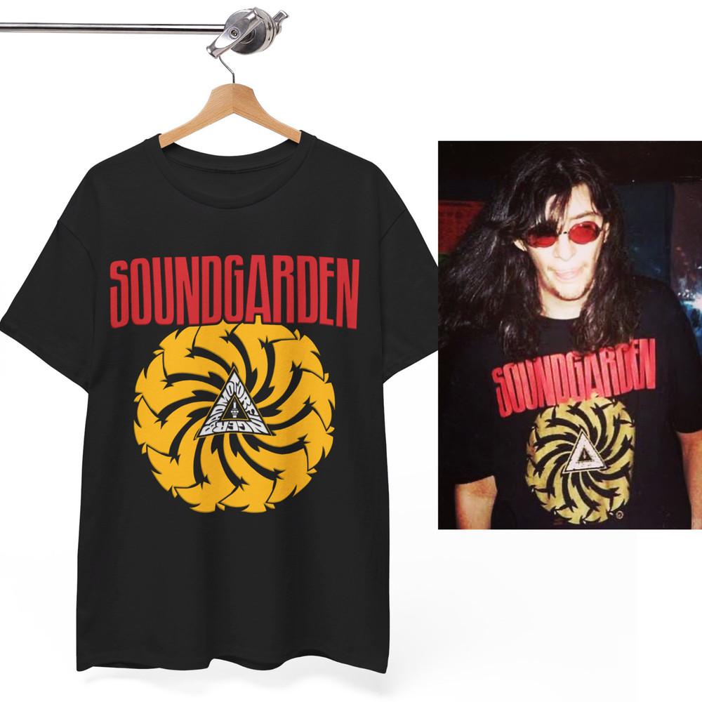 Soundgarden T-Shirt as worn by Ramone Badmotorfinger Chris Cornell Unisex Tee
