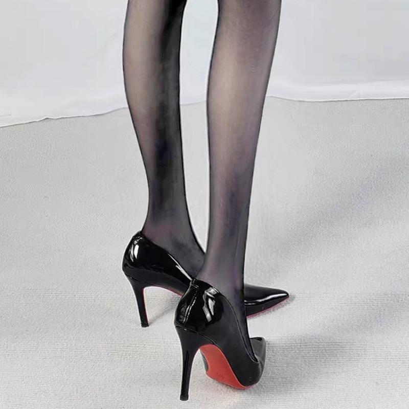 Женские черные лакированные туфли-шпильки с красной подошвой – Заостренный носок и боковой вырез для увеличения роста