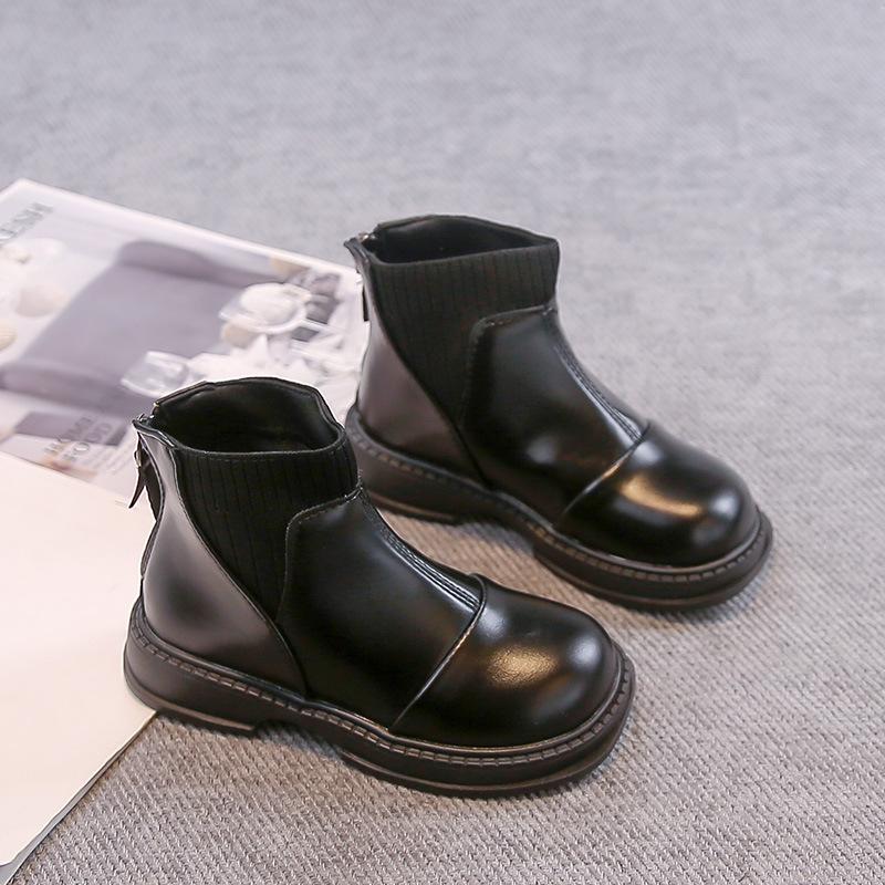 Ботинки для девочек короткие ботинки осень 2025 новая обувь детские кожаные ботинки ботинки Мартина для маленькой девочки осенняя одежда для луга