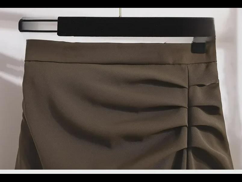 Женская высококачественная черная юбка с разрезом — средняя длина, высокая талия, облегающий крой на весну и осень 2024 г.