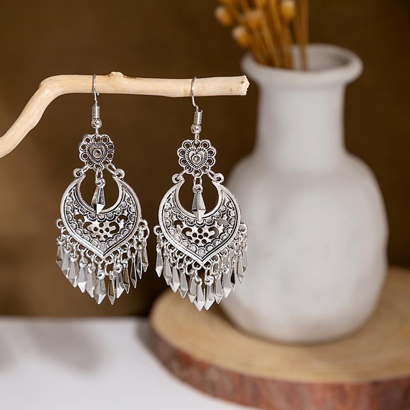 BLINGBAY Women's Earrings, Ethnic Style Drop-shaped Long Metal Tassel Earrings, Simple And High-end Accessories, Retro Colorful Feather Jewelry