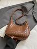 2025 Women's Versatile Woven Shoulder Bag - Fashionable Dumpling Style for Commuters