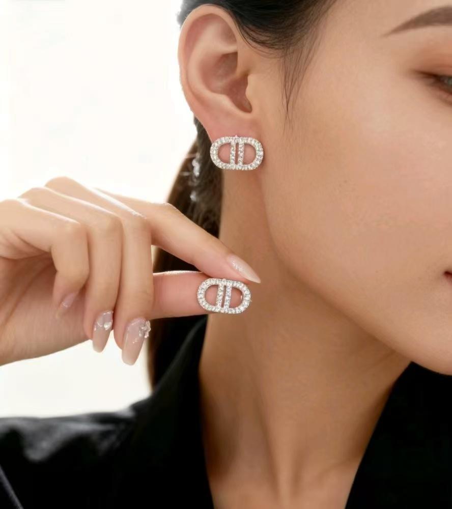 Interlocking Oval Hollow Zircon Stud Earrings Copper Gold Silver Plated Trendy Lightweight Anti-Slip Women Fashion Jewelry