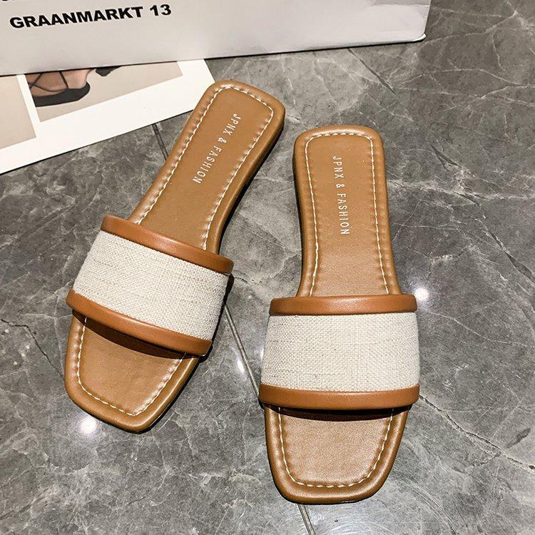 Квадратная головка с плоским дном, простые, односложные, классные тапочки, женская одежда 2024 года, летняя, новая, подходящая по цвету, мягкая подошва, пляжная обувь