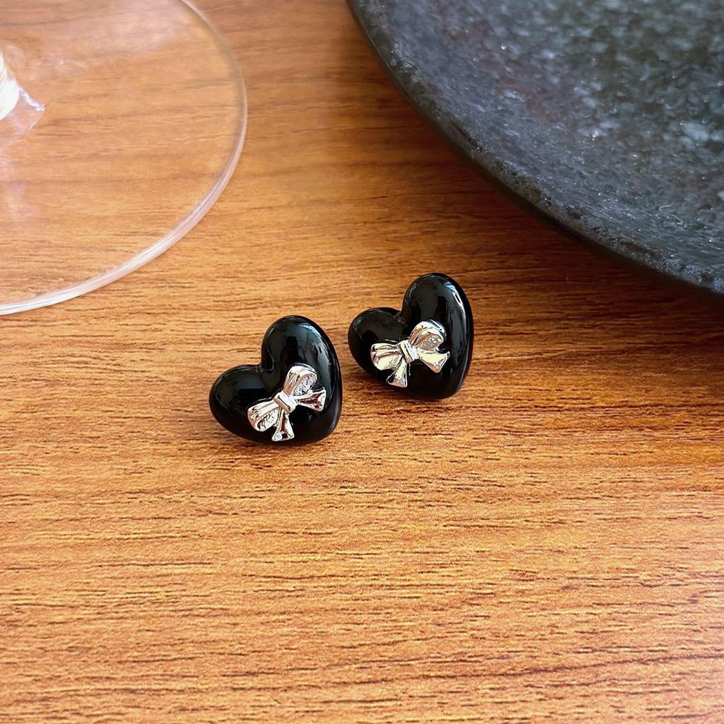 Черно-розовые серьги-бантики в стиле хип-хоп с дизайном в виде сердца и противомоскитной спирали