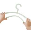 5 шт./лот, бытовые вешалки без следов, простые пластиковые вешалки для сушки, нескользящие, вешалка для сухой и влажной одежды