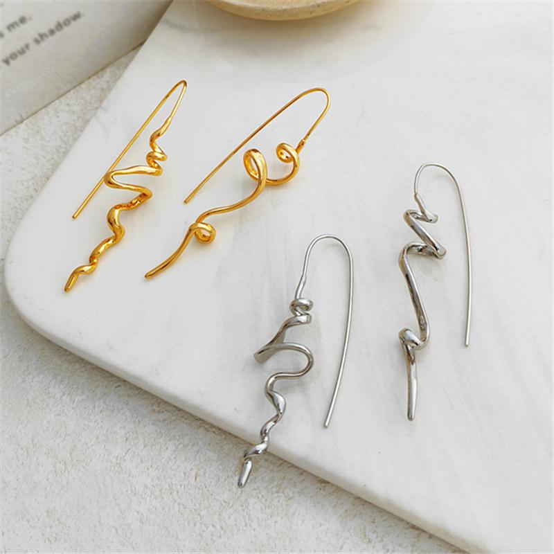 1pair Abstract Three-dimensional Design Earrings Cool and Handsome Temperament Fashion Women Exquisite Retro Ear Hanging Jewelry Acces