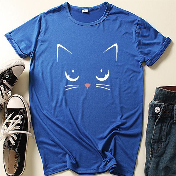Футболка с короткими рукавами и принтом «Девочка-кошка» 2024 года — повседневная, свободного кроя.