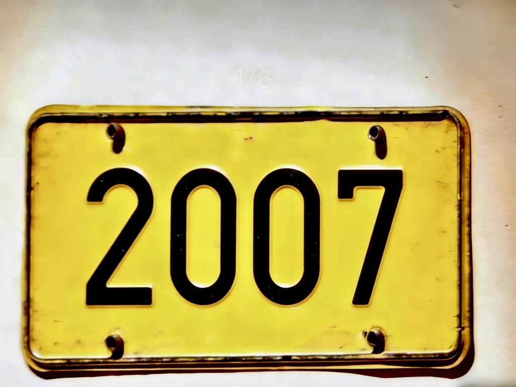 Vintage s Year Number Retro Yellow License Plate Pattern Aluminum Metal Painting High Definition Clear Print Bend Resistant