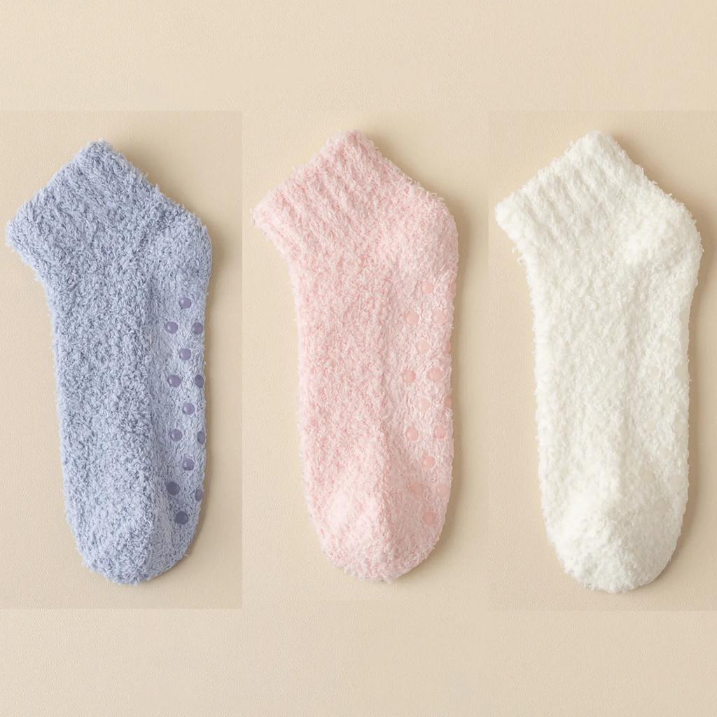 Женские утолщенные плюшевые носки Теплые зимние Мягкие кораллового велюра Силиконовые точки Нескользящие Короткие носки Домашние Защищающие от холода Термальные носки для пола