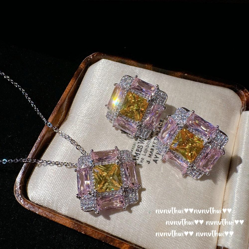 Ожерелье с розовым камнем Papalacha от Nvnvthui, Sotheby'S, Позолоченное 18 каратным золотом, Серьги с желтым кубическим цирконием квадратной формы 'Twilight Yellow'