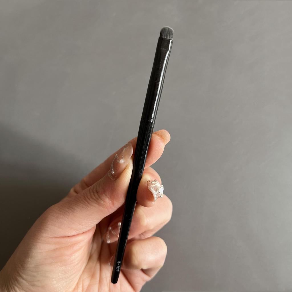 Набор кистей для маленьких круглых теней, контурирования носа и хайлайтера со скошенной кистью для контурирования