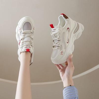 Женская обувь увеличивается в высоту Новые весенне-осенние универсальные маленькие белые туфли Мягкая кожа увеличивает высоту Спортивная повседневная женская обувь на толстой подошве