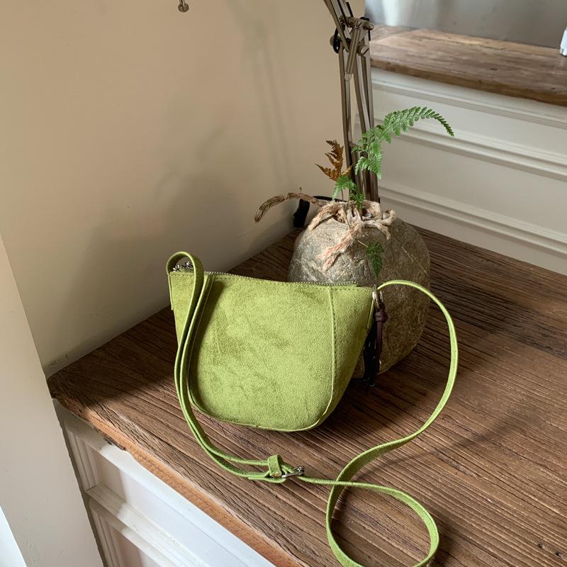 Ретро сумка женская 2025 новая высококлассная сумка через плечо сумка-мессенджер для поездок универсальная сумка-ведро сумка для мобильного телефона