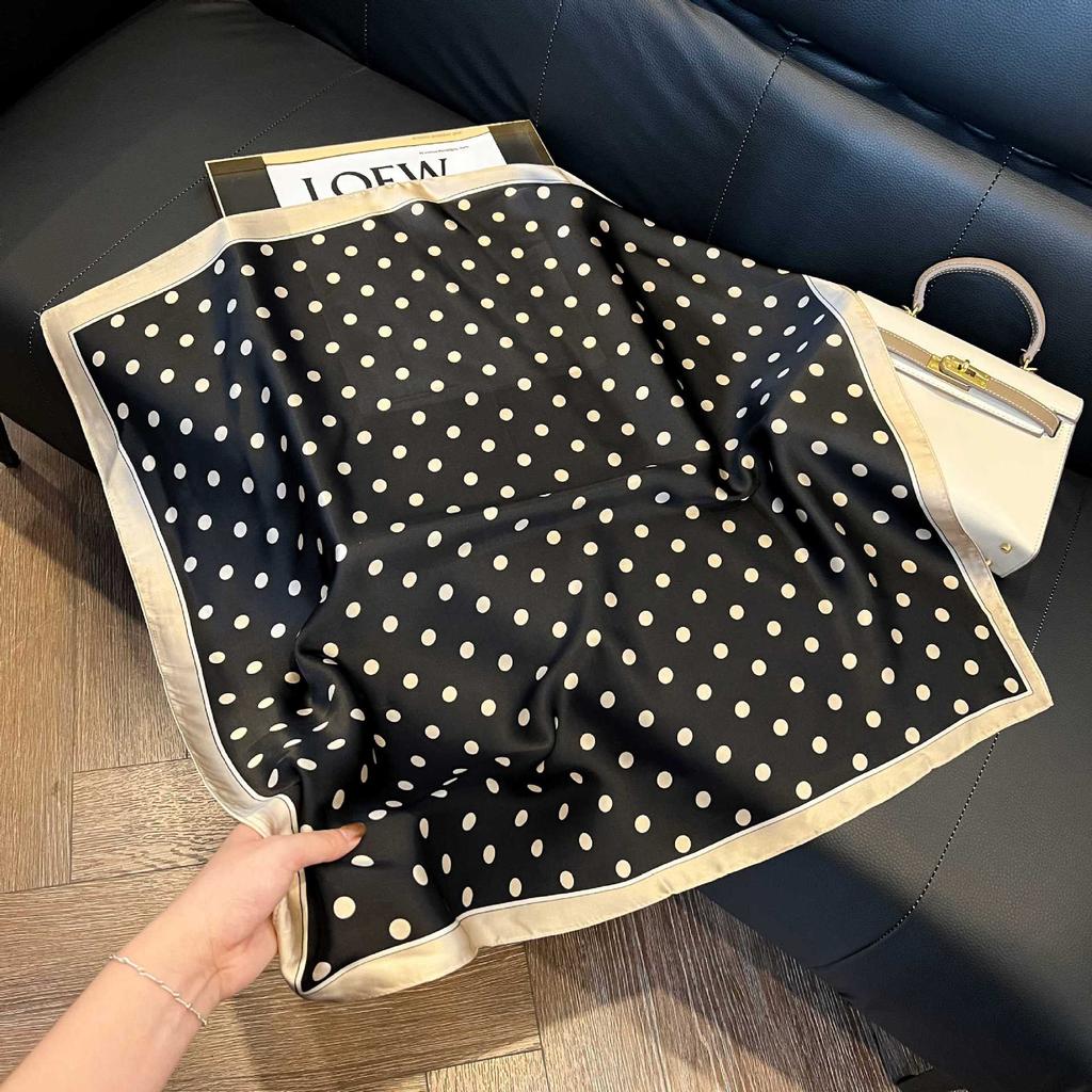 Silk scarf oil painting style fashion 71 simulation silk square scarf ins style temperament is good to match decorative silk scarf professional scarf