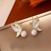 @Special French temperament butterfly pearl stud earrings design light luxury high temperament earrings versatile earrings