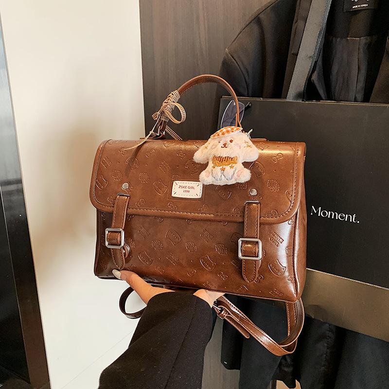 Casual retro commuter women's backpack 2025 autumn and winter new exquisite small schoolbag backpack after going out