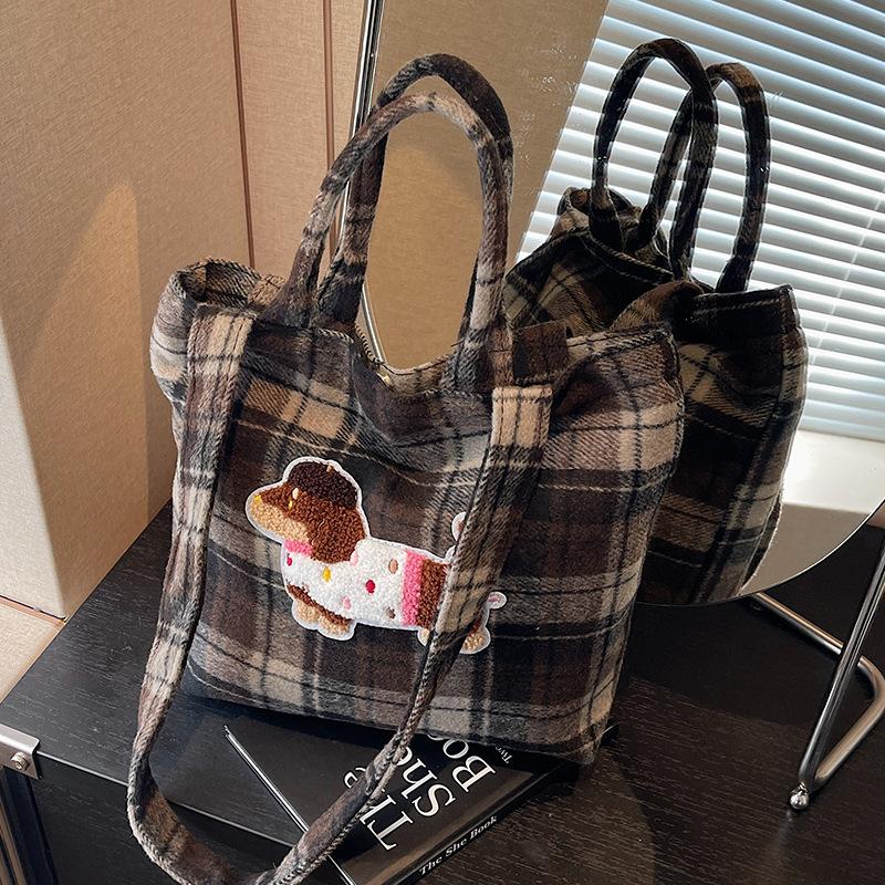 Осенне-зимняя шерстяная клетчатая сумка женская новая мультяшная сумка-тоут с щенком повседневная большая вместительность на плечо женская