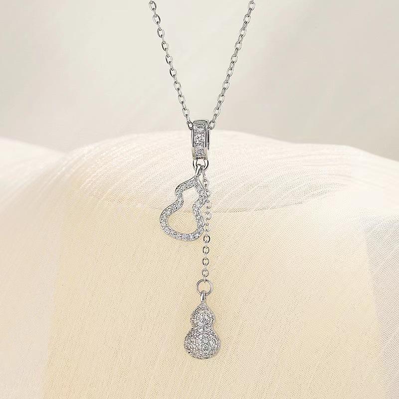 Gourd Pendant Necklace for Women Fashion Niche Design Sense High-end Light Luxury Young Trendy Collarbone Chain Accessories
