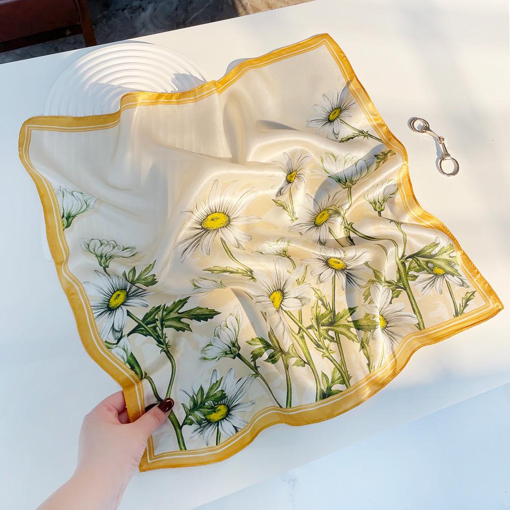 Spring new white daisy printed silk scarf women's high-end 111% mulberry silk small square scarf scarf