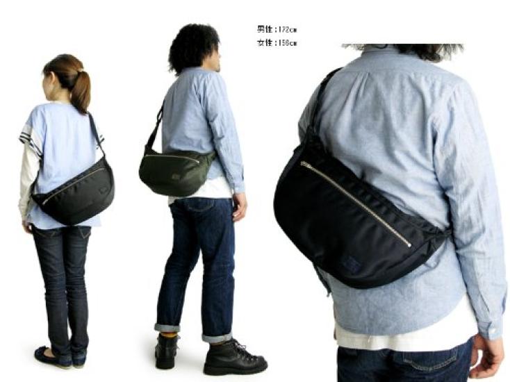 Porter Lift Boat-Shaped Shoulder Bag S (Black)