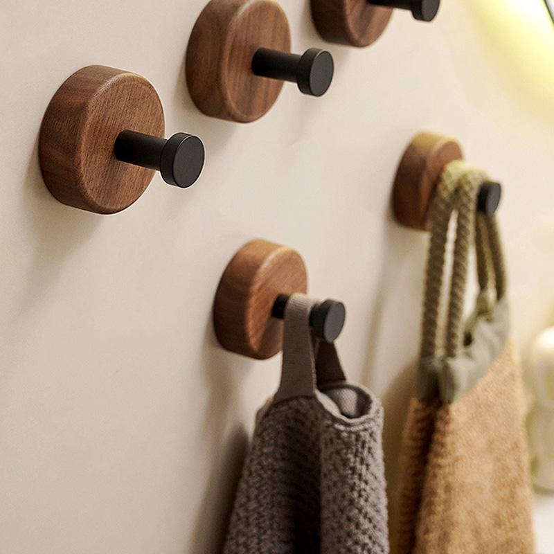 Настенный крючок для ванной комнаты, простой самоклеящийся крючок из цельного дерева, подвесная вешалка из орехового дерева, вешалка для хранения одежды в спальне, домашний декор для полотенец