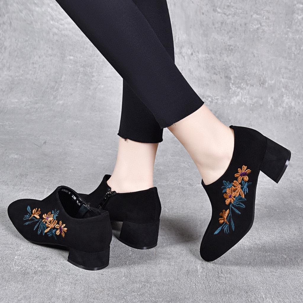 Women's Single Shoes Spring New Personalized Ethnic Style Retro Embroidered High Heels Sheepskin Deep Mouth Women's Shoes Fashion Shoes