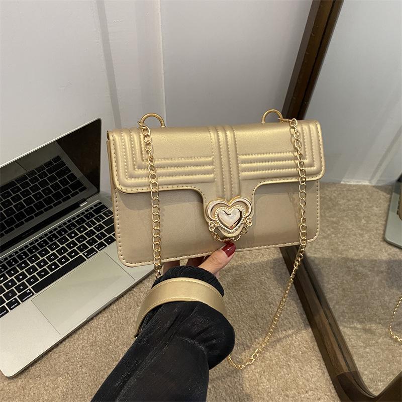 Женская сумка Маленькая квадратная сумка Love Chain Сумка через плечо Сумка-мессенджер в иностранном стиле Модные аксессуары Женская сумка