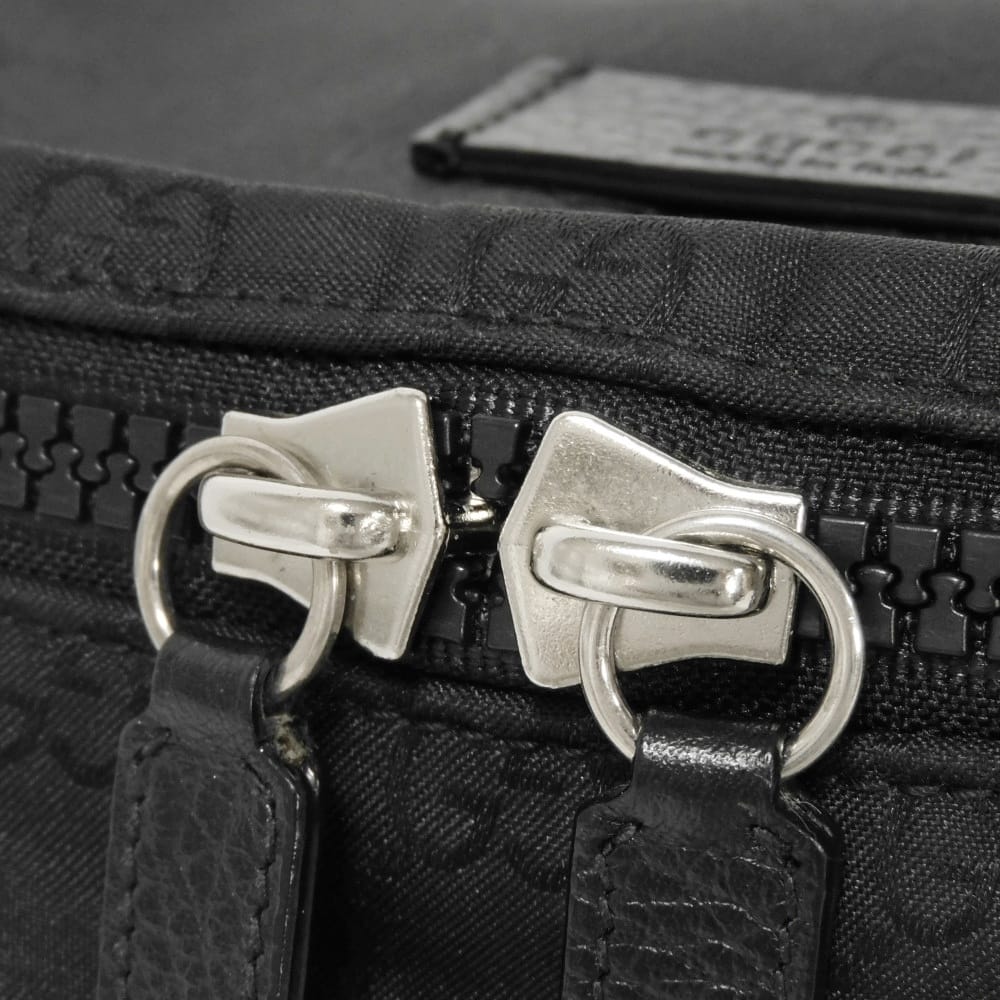 Used 9539 GG Nylon Waist Pouch 449182 7929 Leather Patch Gray Shoulder Bag with Embossed Logo Black Men's from Japan