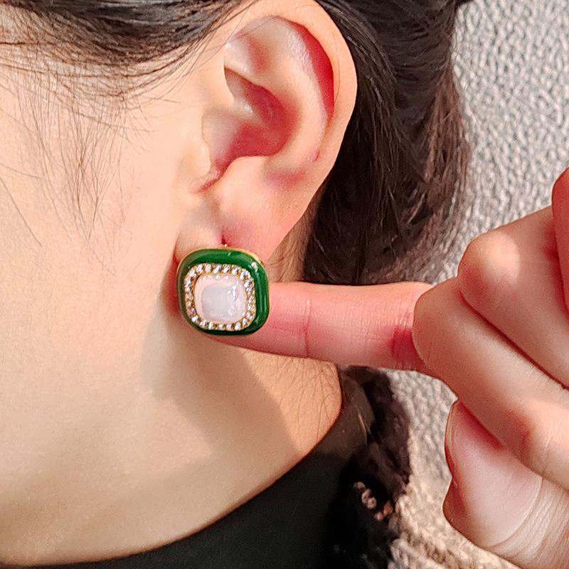 Винтажные преувеличенные зеленые серьги с цирконием, геометрические квадратные зеленые серьги-гвоздики с каплями масла, серьги в гонконгском стиле для женщин